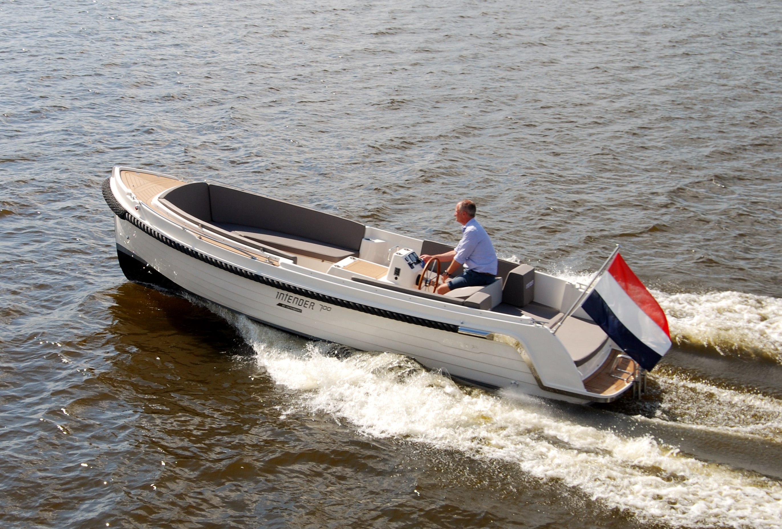 Intender 700