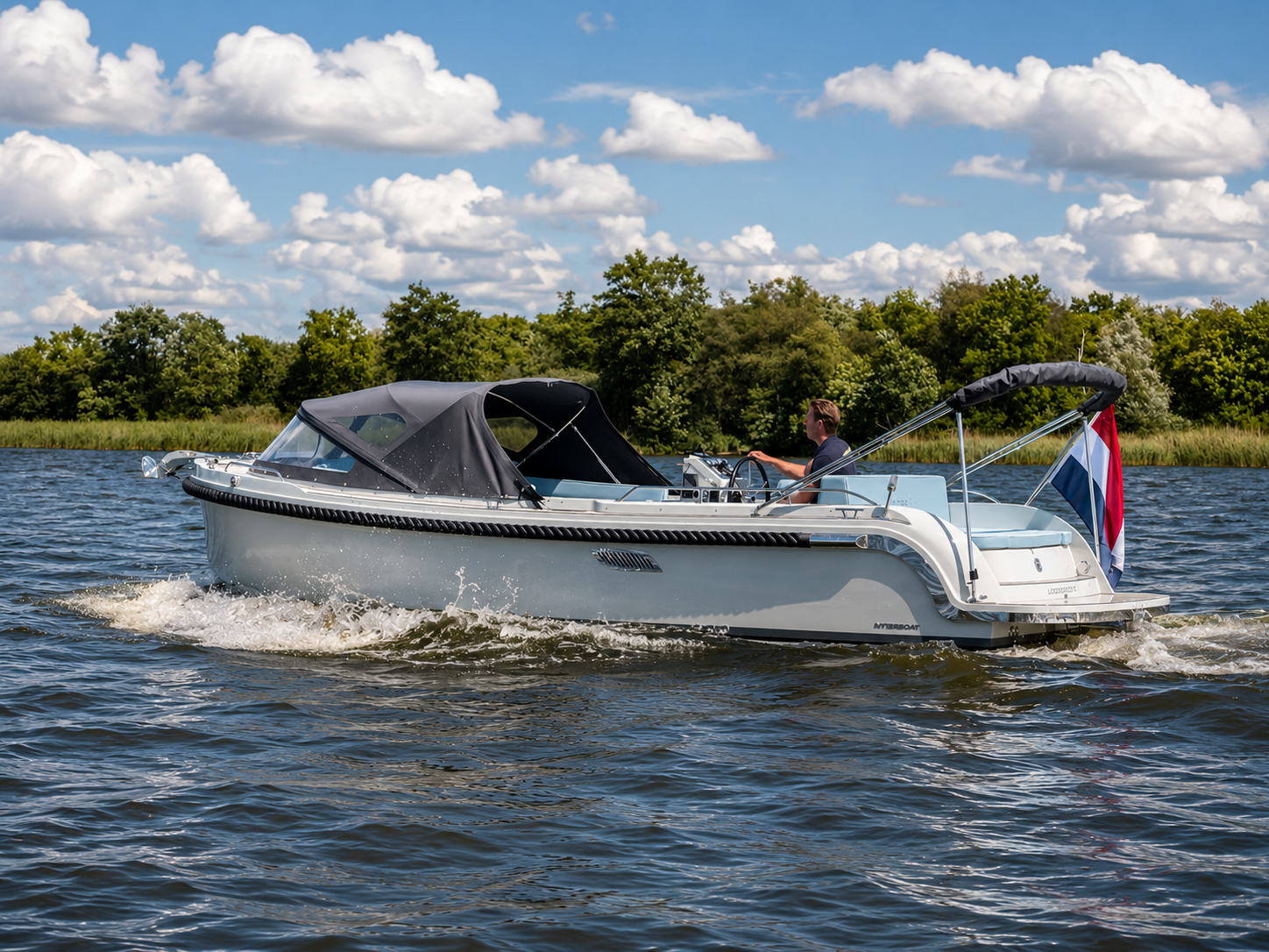 Intender 750 cabin