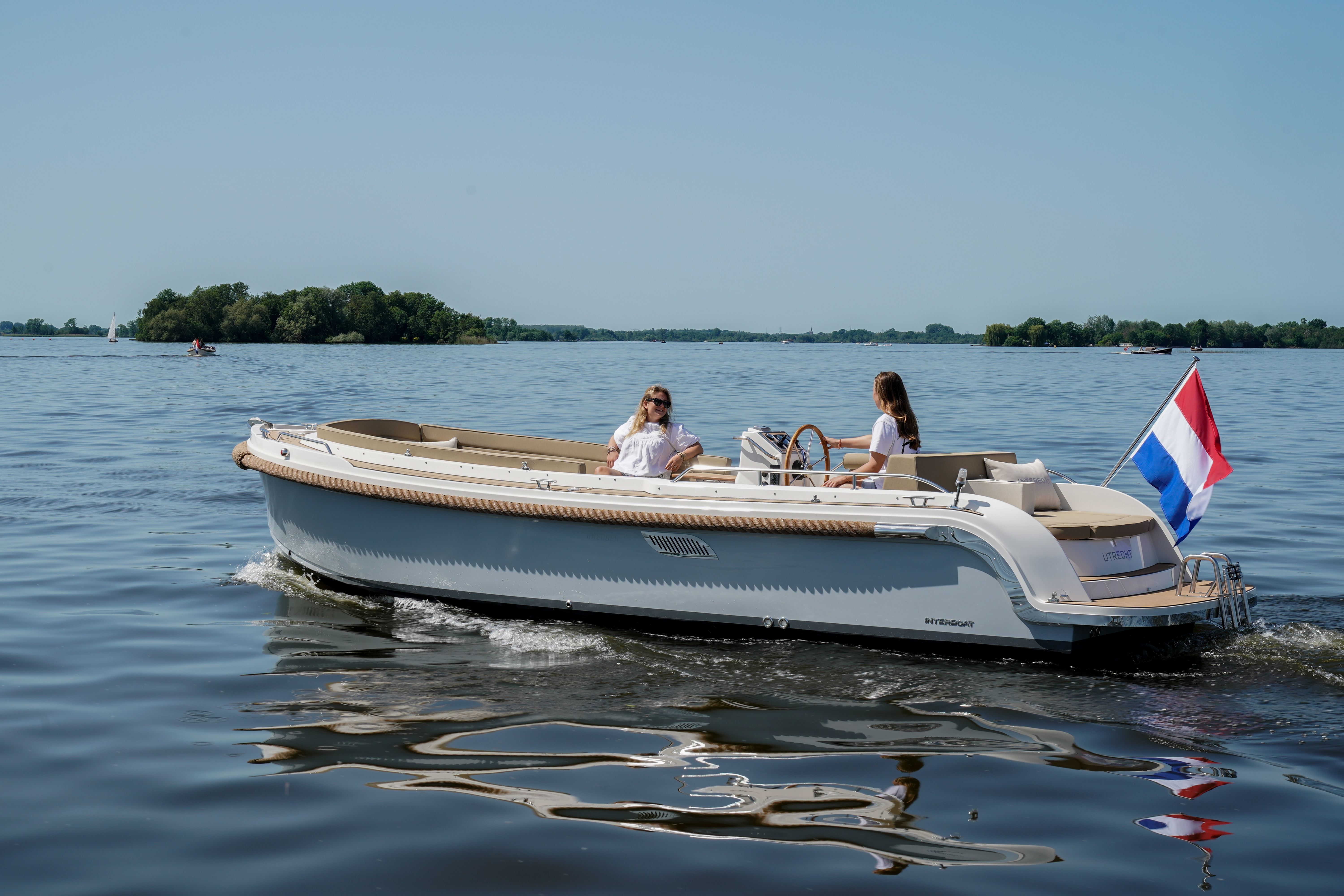 Intender 750 open