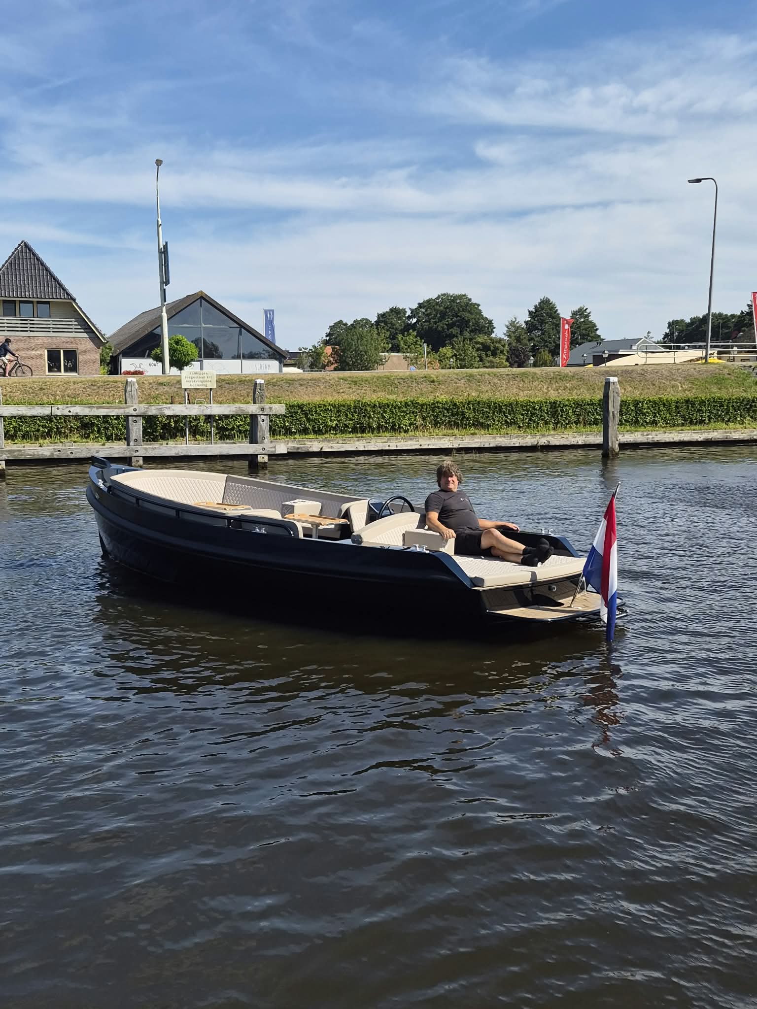 Van Vossen E Tender 690